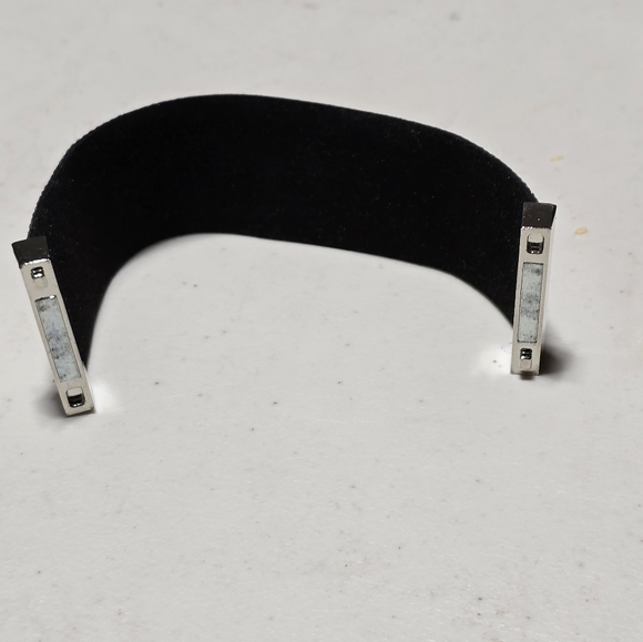 Suede Leather Gunmetal Black Bracelet made w/ Swarovski Crystal Magnetic Clasp - Picture 3 of 3